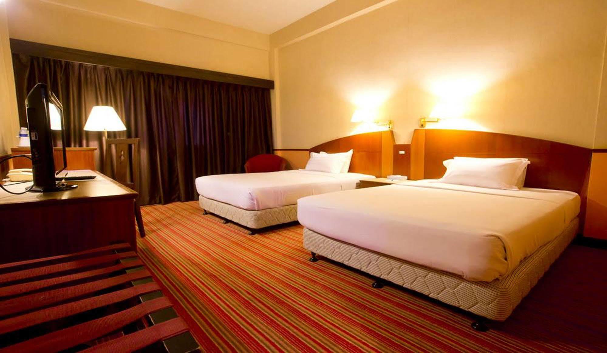 Merrida Hotel Klang Kültér fotó